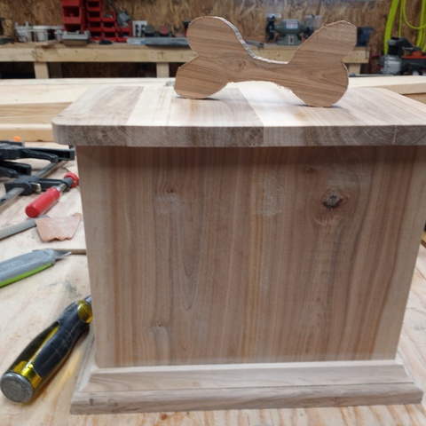 Urne (chien) en fabrication